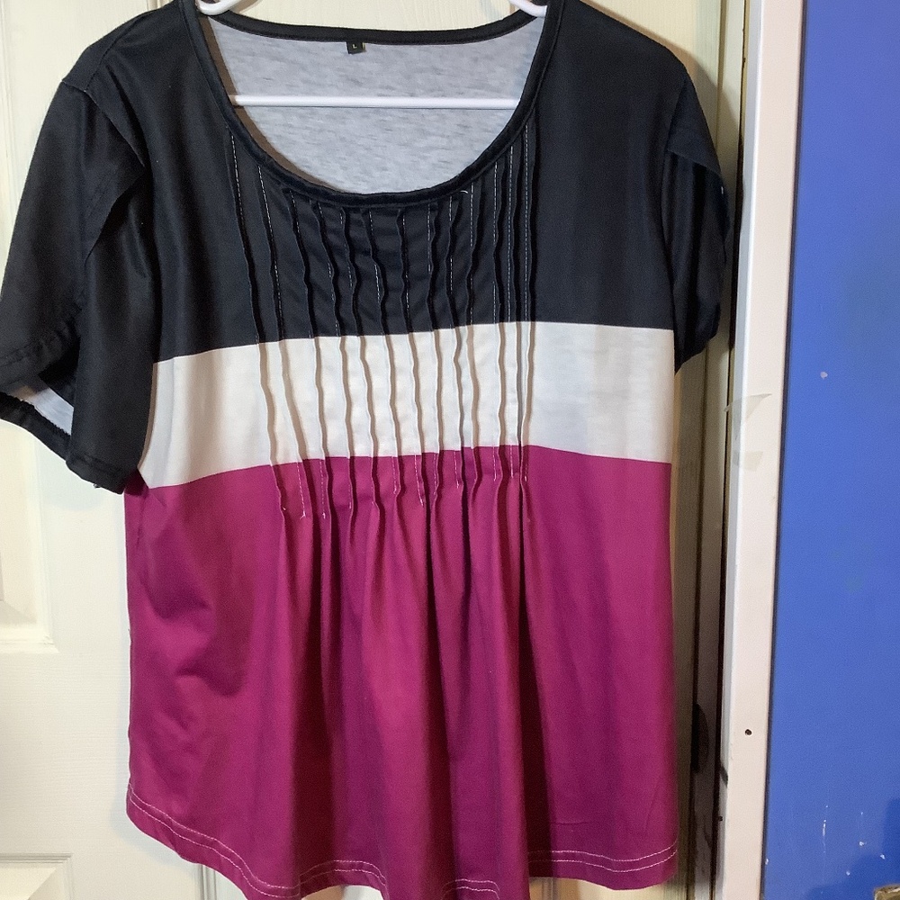 Women’s Pleated Flared Short Petal Sleeve Top Size L